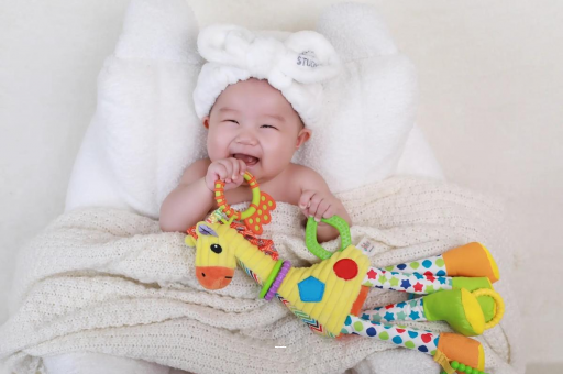 明港宝宝头上有白色的小点 明港宝宝头上有白色的小点